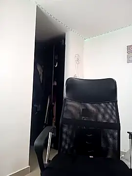 tata laima   online show from 02.04.25