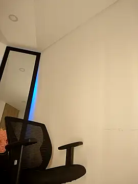 tata laima   online show from 10.17.25