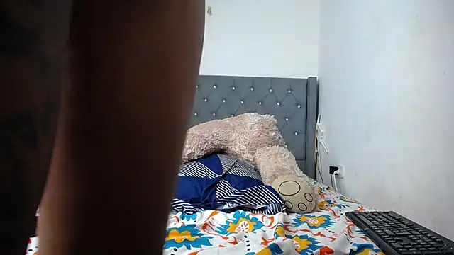 Snapshot of TysonWalkers chatting on 01.19.25 TysonWalkers online show from 01.19.25