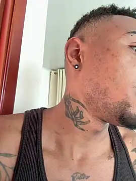 Snapshot of TysonWalkers chatting on 01.28.25 TysonWalkers online show from 01.28.25