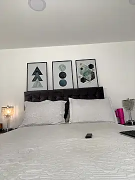 Snapshot of exoticcute chatting on 11.30.25 exoticcute online show from 11.30.25