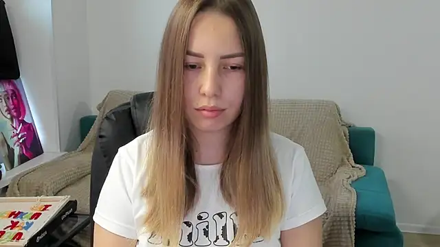 Mia shy1 online show from 12.15.25