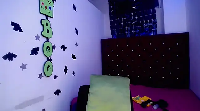 Snapshot of angelinebigcock chatting on 02.26.25 angelinebigcock online show from 02.26.25