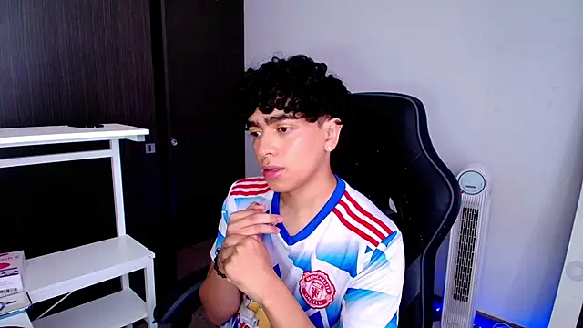  nickconnor01 online show from 01.31.25