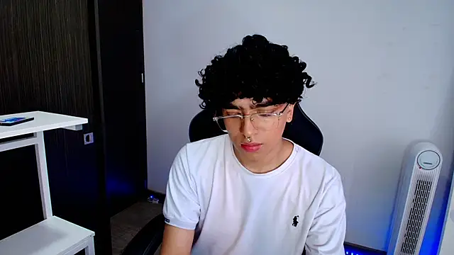  nickconnor01 online show from 02.06.25