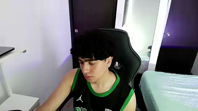  nickconnor01 online show from 02.19.25