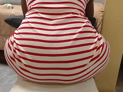 Snapshot of SALTRYHIPS29x chatting on 02.18.26 SALTRYHIPS29x online show from 02.18.26