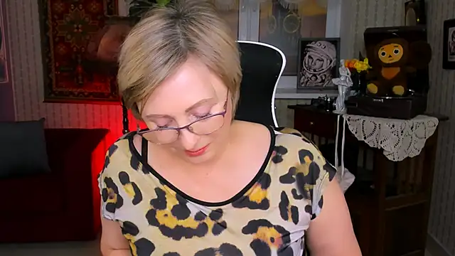 Snapshot of sugar_vivien chatting on 01.04.25 sugar vivien online show from 01.04.25