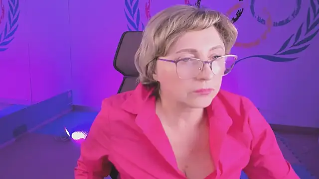 Snapshot of sugar_vivien chatting on 01.05.25 sugar vivien online show from 01.05.25