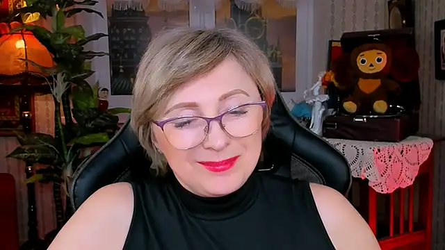 Snapshot of sugar_vivien chatting on 01.08.25 sugar vivien online show from 01.08.25