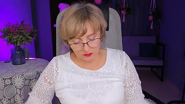 Snapshot of sugar_vivien chatting on 01.09.25 sugar vivien online show from 01.09.25