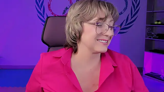 Snapshot of sugar_vivien chatting on 02.08.25 sugar vivien online show from 02.08.25