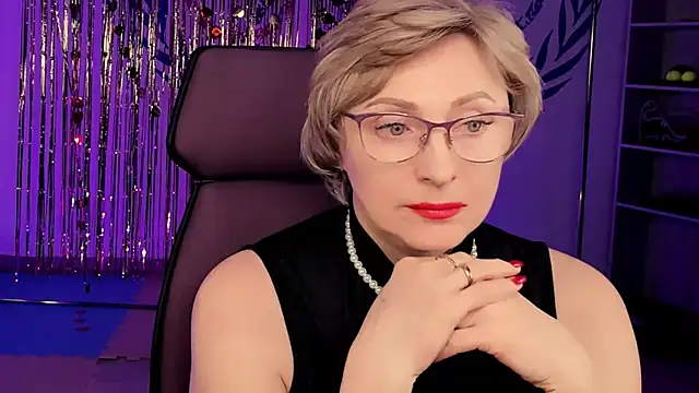 Snapshot of sugar_vivien chatting on 02.22.25 sugar vivien online show from 02.22.25