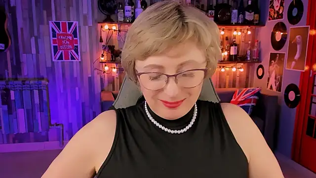 Snapshot of sugar_vivien chatting on 03.07.25 sugar vivien online show from 03.07.25