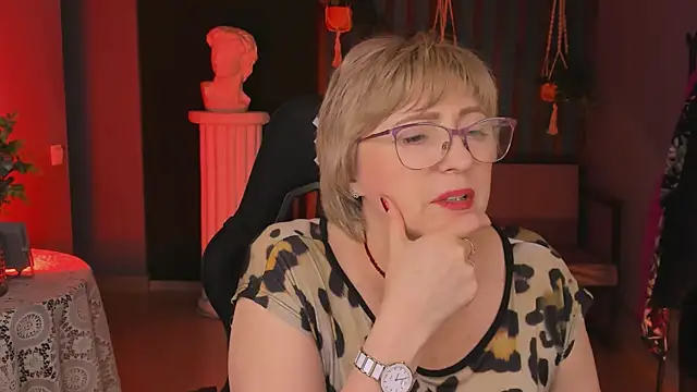 Snapshot of sugar_vivien chatting on 03.12.25 sugar vivien online show from 03.12.25