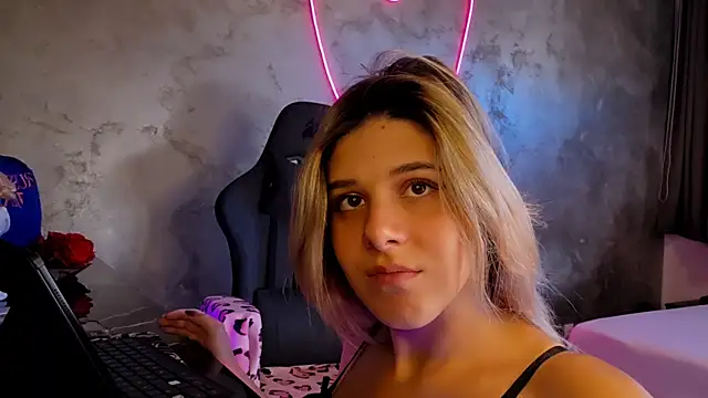 LeylaRosse online show from 09.29.25