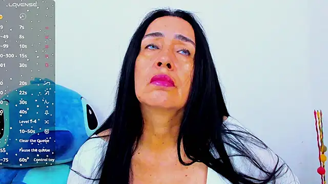 Snapshot of HorniestMilf chatting on 04.25.26 HorniestMilf online show from 04.25.26