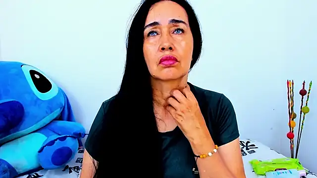 Snapshot of HorniestMilf chatting on 05.17.26 HorniestMilf online show from 05.17.26