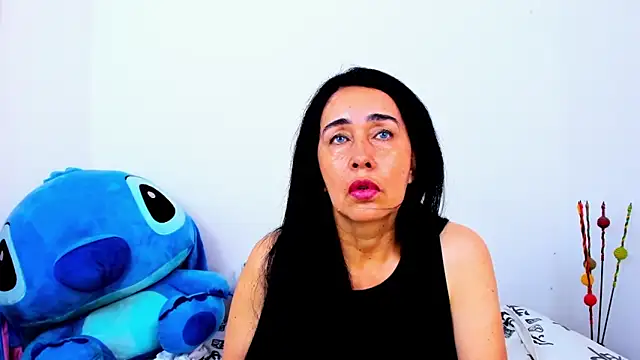 Snapshot of HorniestMilf chatting on 05.30.26 HorniestMilf online show from 05.30.26
