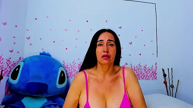 Snapshot of HorniestMilf chatting on 07.16.26 HorniestMilf online show from 07.16.26