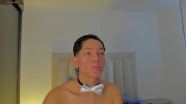 Snapshot of JulianRose_1 chatting on 09.13.25 JulianRose 1 online show from 09.13.25