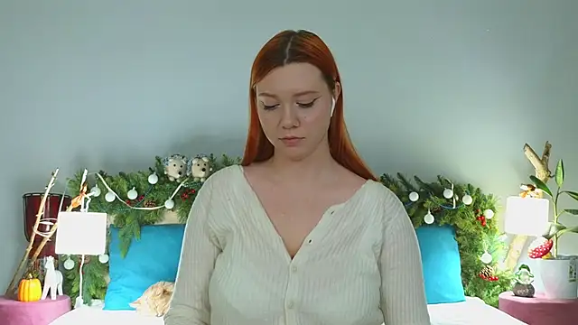 Snapshot of MileyMiller chatting on 12.21.24 MileyMiller online show from 12.21.24