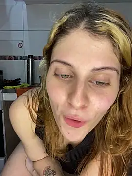 Snapshot of FlorBich chatting on 01.23.25 FlorBich online show from 01.23.25