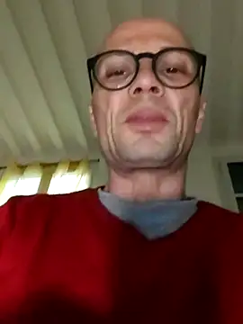 Snapshot of wedge75 chatting on 10.09.25 wedge75 online show from 10.09.25