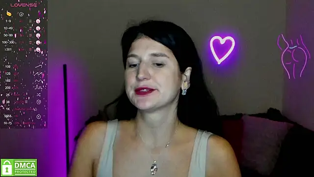 Snapshot of Alianna_Solo_Kisses chatting on 02.24.25 Alianna Solo Kisses online show from 02.24.25