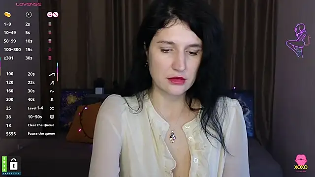 Snapshot of Alianna_Solo_Kisses chatting on 03.05.25 Alianna Solo Kisses online show from 03.05.25