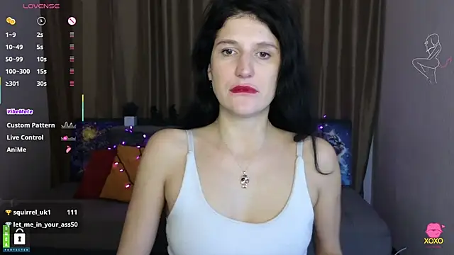 Snapshot of Alianna_Solo_Kisses chatting on 03.06.25 Alianna Solo Kisses online show from 03.06.25