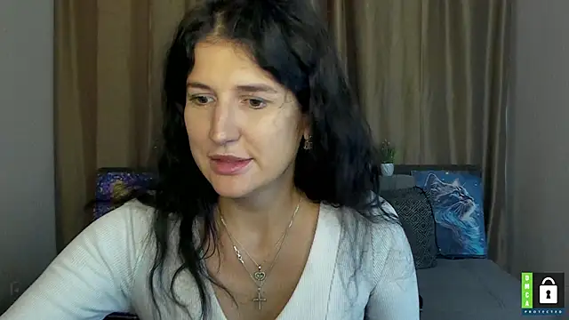 Snapshot of Alianna_Solo_Kisses chatting on 10.08.25 Alianna Solo Kisses online show from 10.08.25