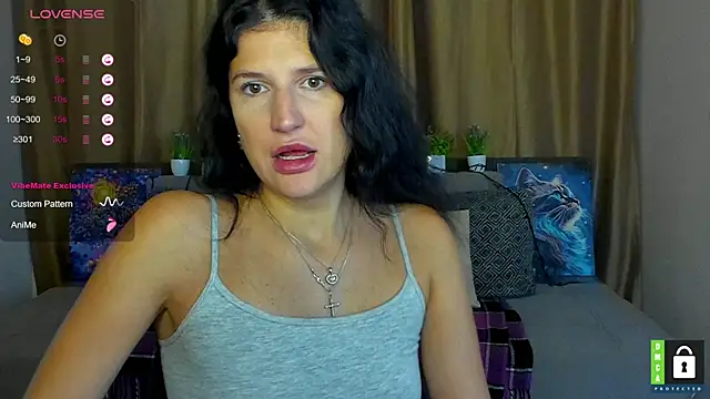 Snapshot of Alianna_Solo_Kisses chatting on 10.15.25 Alianna Solo Kisses online show from 10.15.25