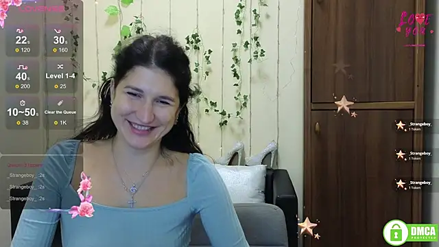 Snapshot of Alianna_Solo_Kisses chatting on 10.19.25 Alianna Solo Kisses online show from 10.19.25