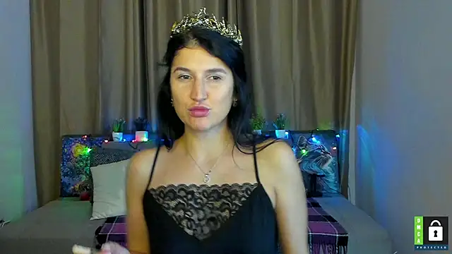 Snapshot of Alianna_Solo_Kisses chatting on 11.25.25 Alianna Solo Kisses online show from 11.25.25