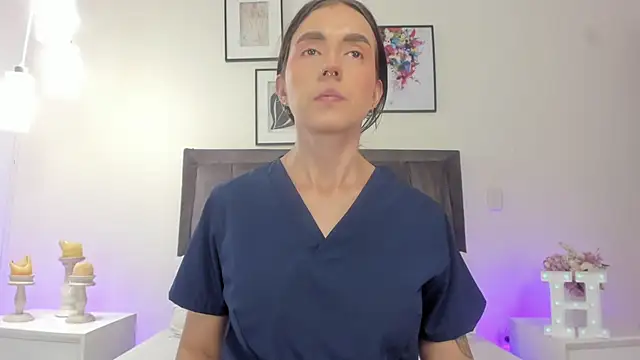 Snapshot of helen_mooree chatting on 06.05.26 helen mooree online show from 06.05.26