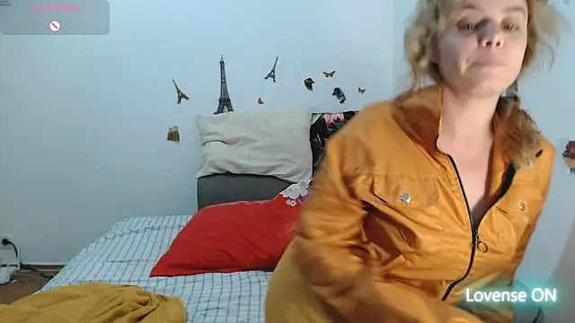 hotmilf4uxxx online show from 11.17.25