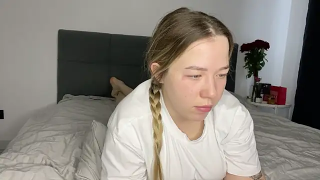 Embersweetbunny online show from 02.12.25