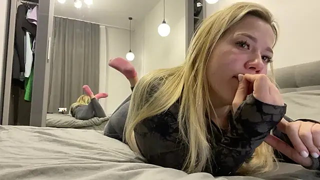 Embersweetbunny online show from 10.22.25