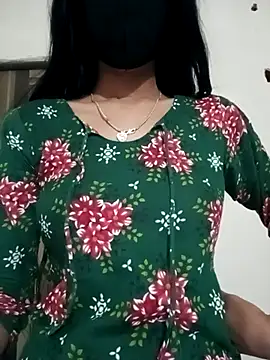 Snapshot of Raya-Moni chatting on 11.16.25 Raya-Moni online show from 11.16.25