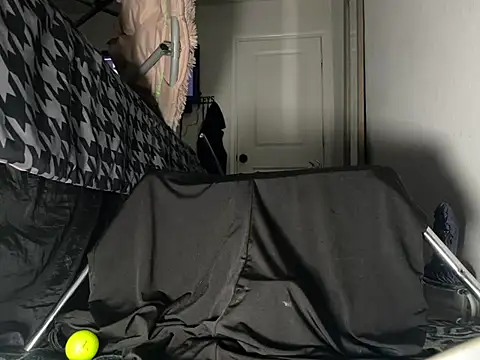 Snapshot of Amarok39 chatting on 01.16.25 Amarok39 online show from 01.16.25