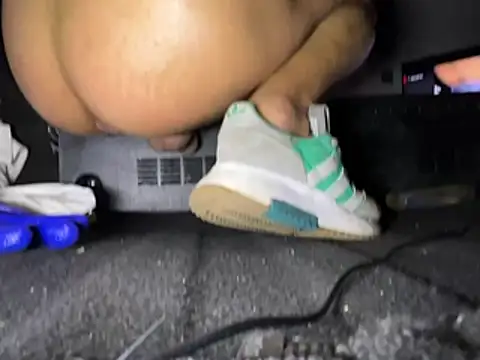 Snapshot of Amarok39 chatting on 02.08.25 Amarok39 online show from 02.08.25