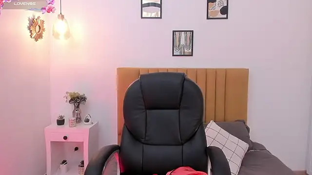 Christina Johns online show from 03.16.26