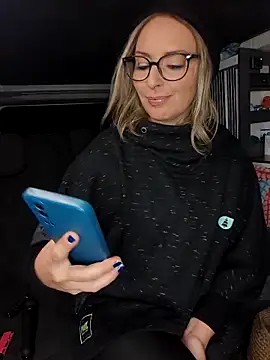 Jade Emeraud online show from 11.27.25