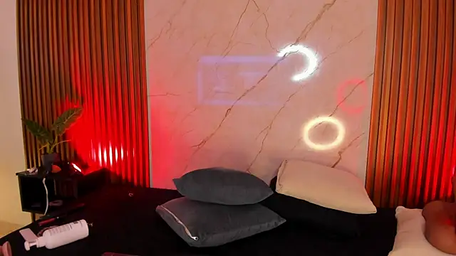 Snapshot of Emiilycollins chatting on 01.26.25 Emiilycollins online show from 01.26.25