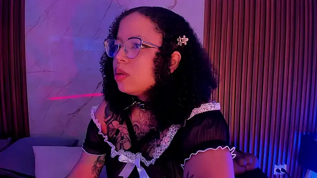 Snapshot of Emiilycollins chatting on 10.26.25 Emiilycollins online show from 10.26.25