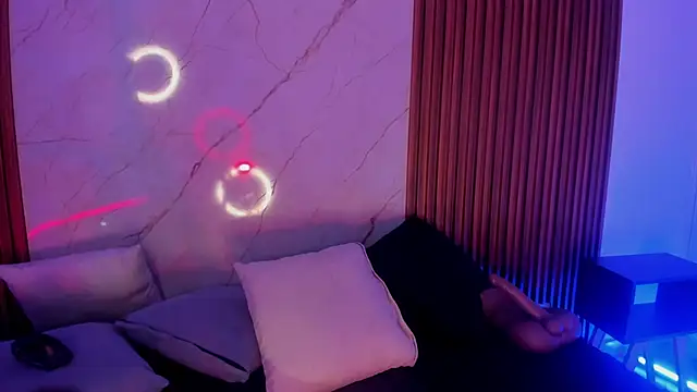 Snapshot of Emiilycollins chatting on 11.13.25 Emiilycollins online show from 11.13.25