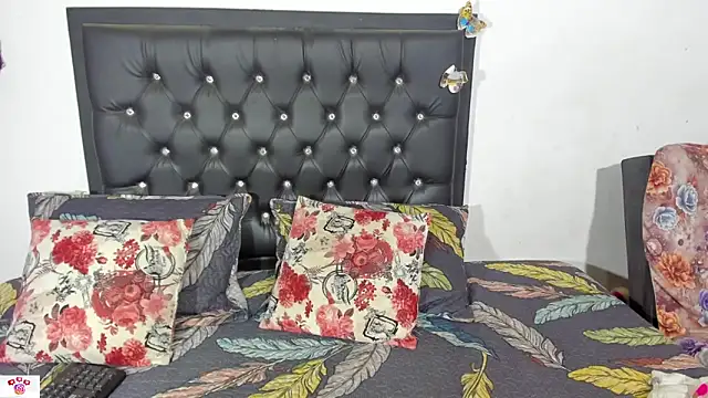 Darlyquenn11 online show from 01.18.25