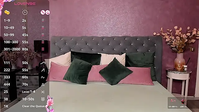 CarlaReysX online show from 01.28.25