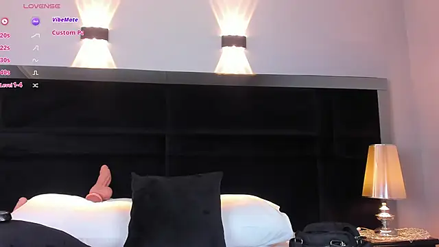 Snapshot of MiaStor chatting on 03.13.25 MiaStor online show from 03.13.25